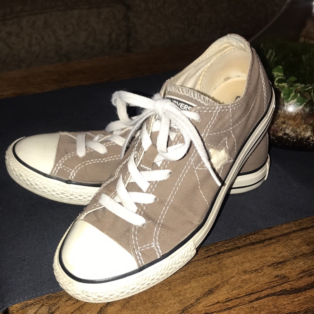 Low top converse in good shape